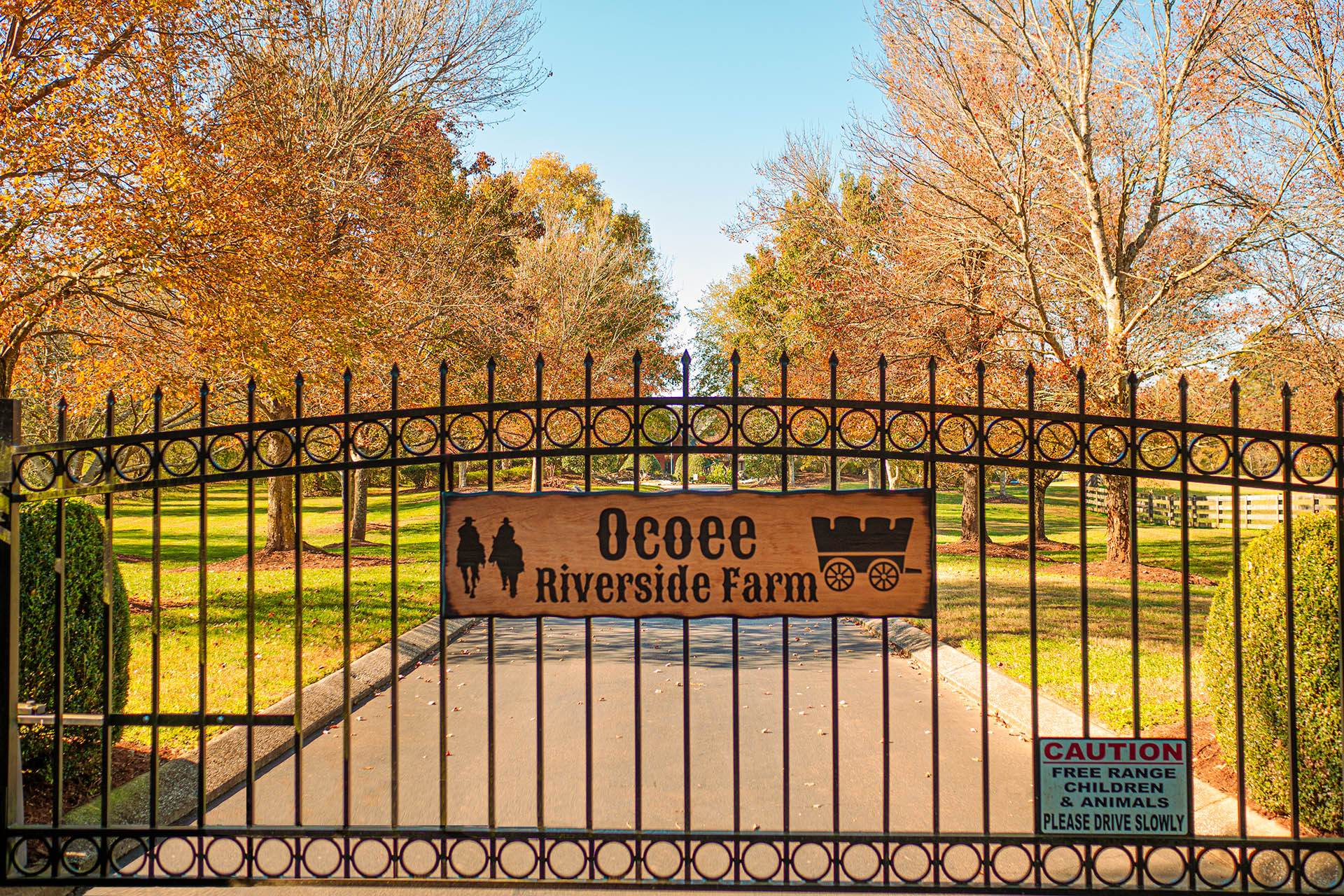 Front Gate of Ocoee Riverside Farm in Benton TN